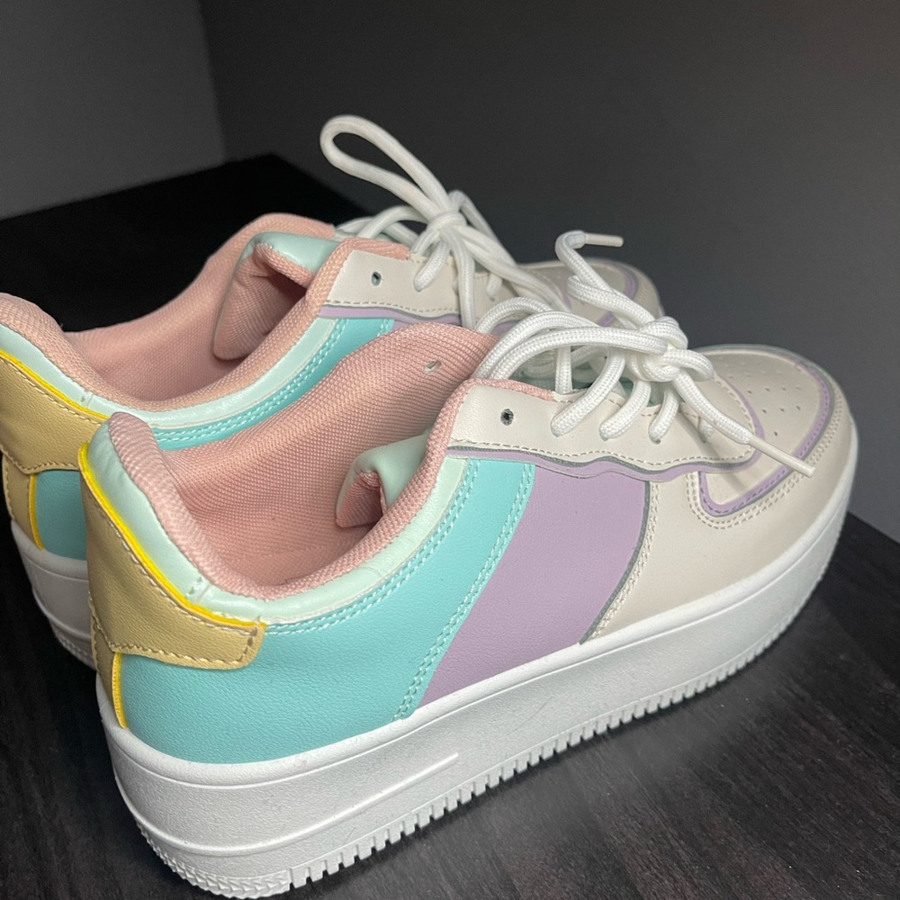 Nasty Gal - pastel color block sneakers US SIZE 7